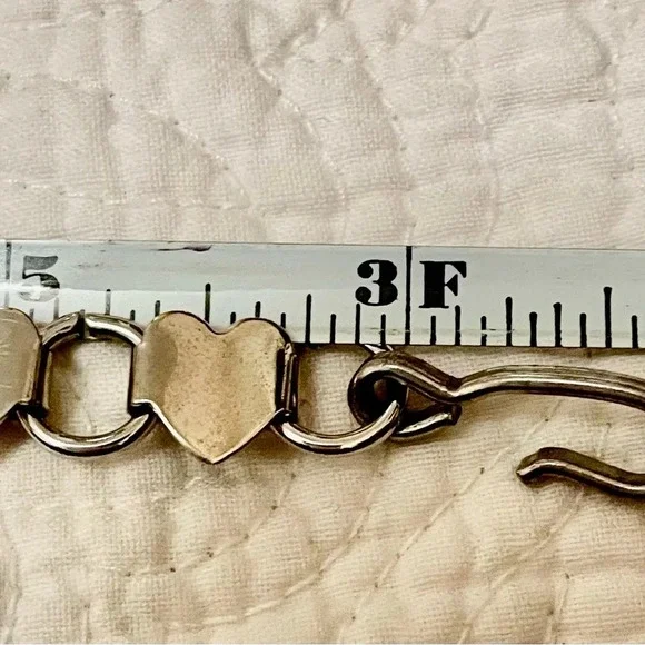 Vtg 1950s metal belt. Hearts adjustable w/ dangling heart. 26-32 inch waists. - Picture 6 of 6